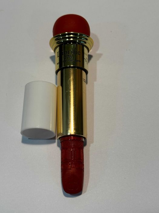 Блиск, помада для губ в асортименті від dior