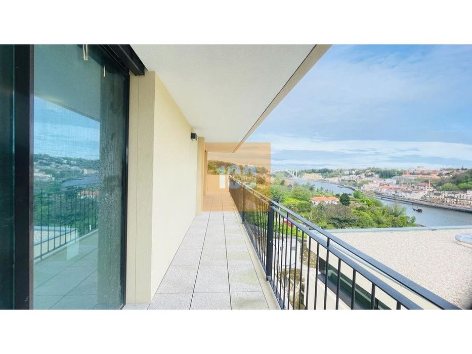 Moradia T4 duplex nova - Quinta de São Marcos