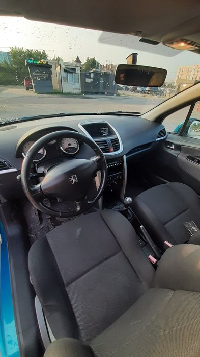 Терміново продам пежо 207  1,4 бензин  2007р.