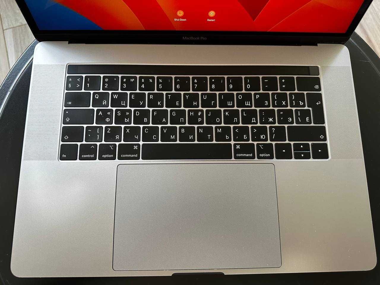 MacBook 2019 16 i9 256 GB