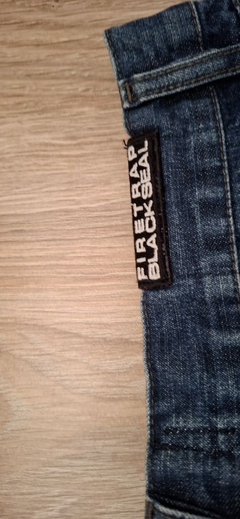 Sprzedam męskie jeansy FIRETRAP