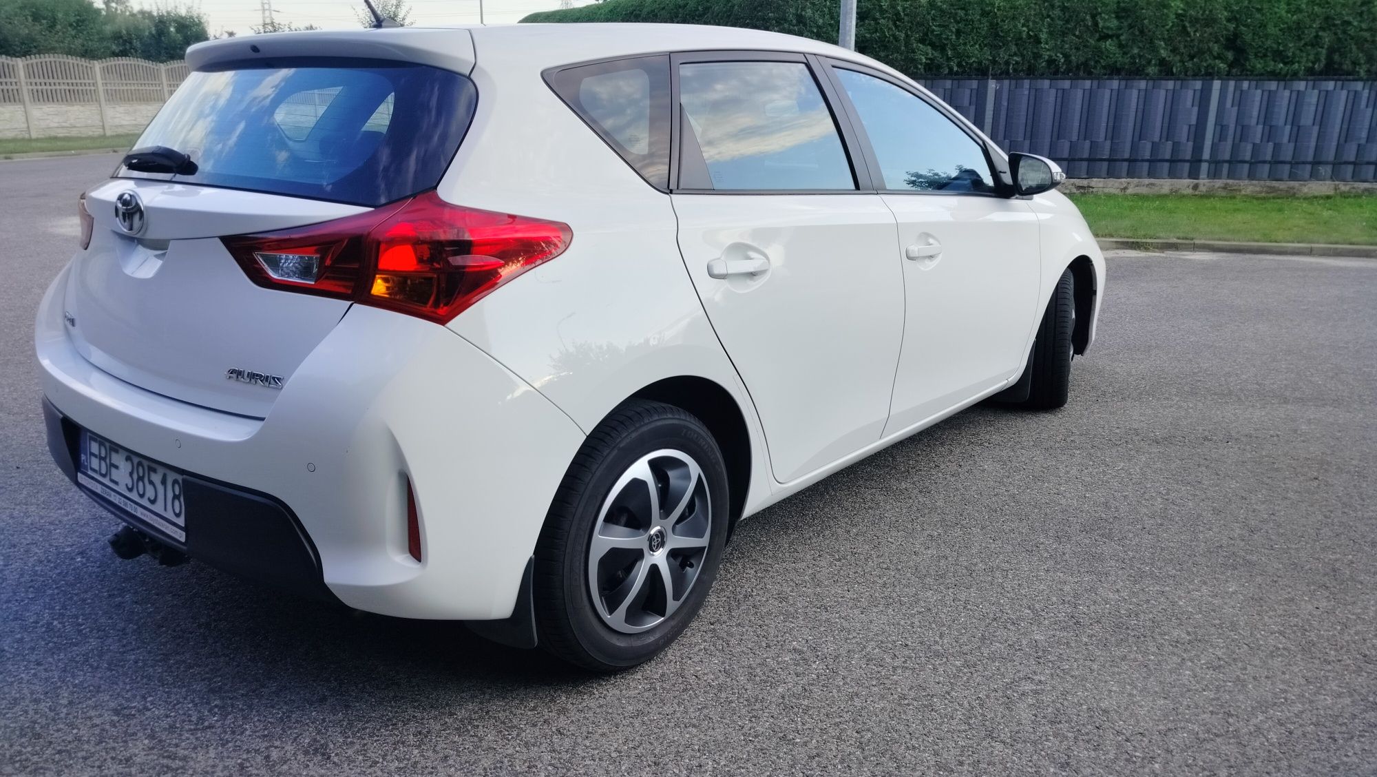 Toyota Auris, polski salon