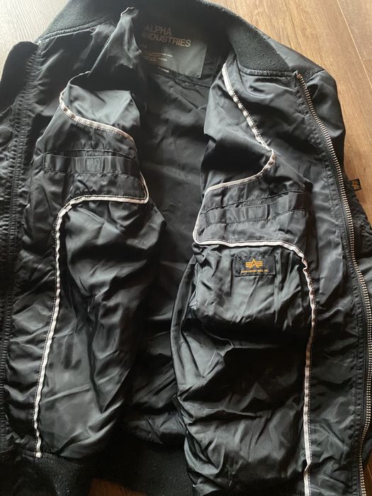 Новий Бомбер alpha industries ідеал!!!