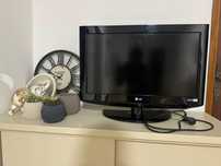 Televisão LG 26 polegadas.