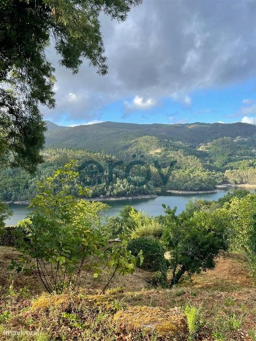 Terreno com PIP Aprovado e Vista Deslumbrante sobre a Barragem da Cani