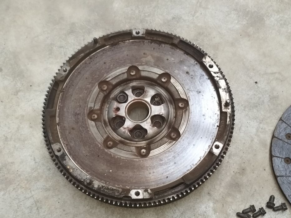 VW Touran 2.0 TDI sprzęgło dwumasa tarcza docisk KOMPLET