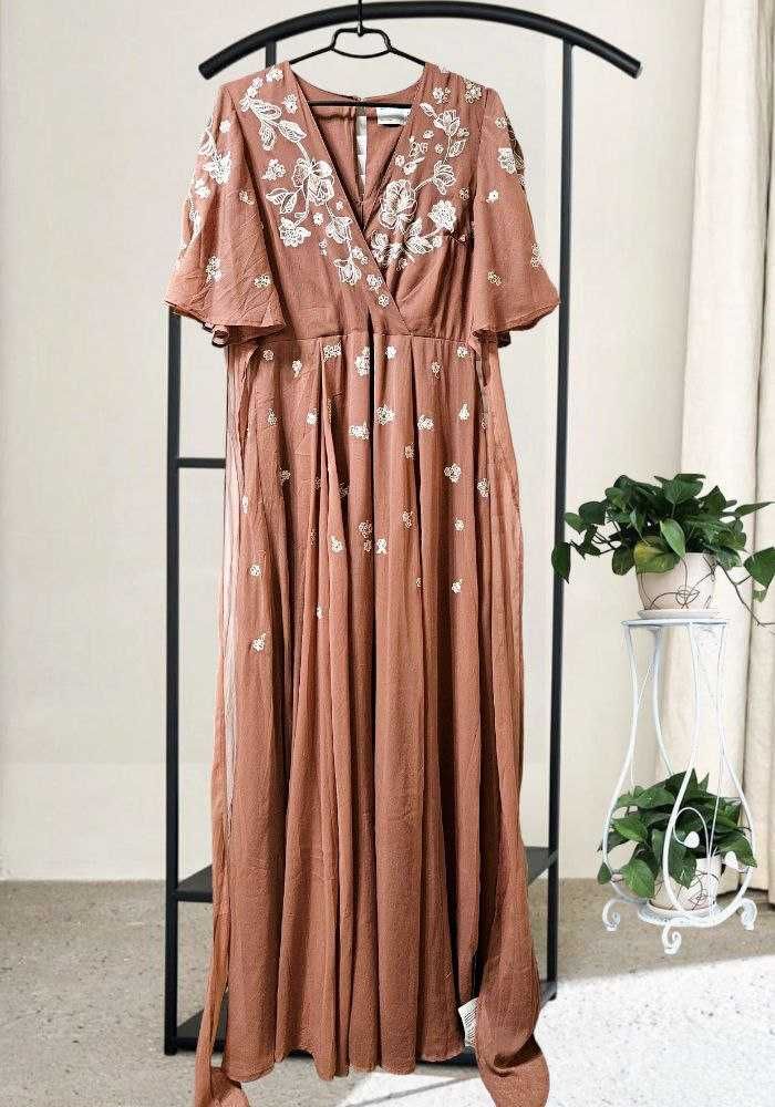 шифоновое длинное платье в пол с вышивкой Asos