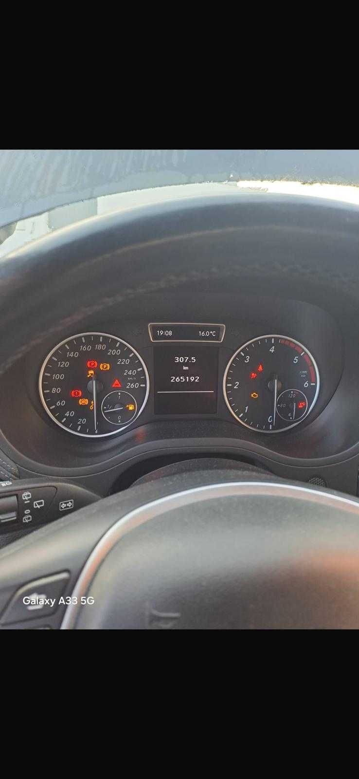 Mercedes Benz  B200
