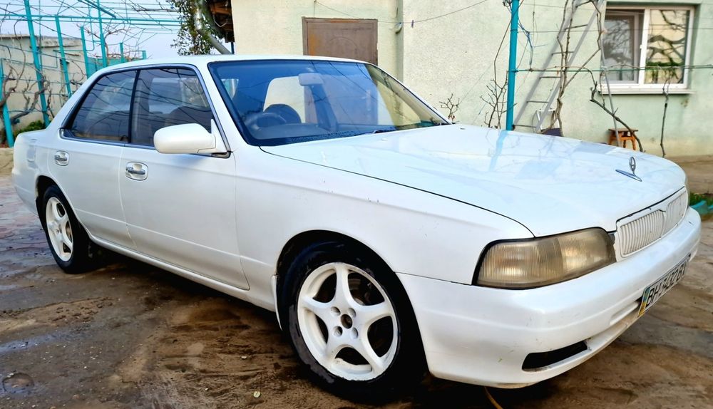 Продам Nissan Laurel Medalist