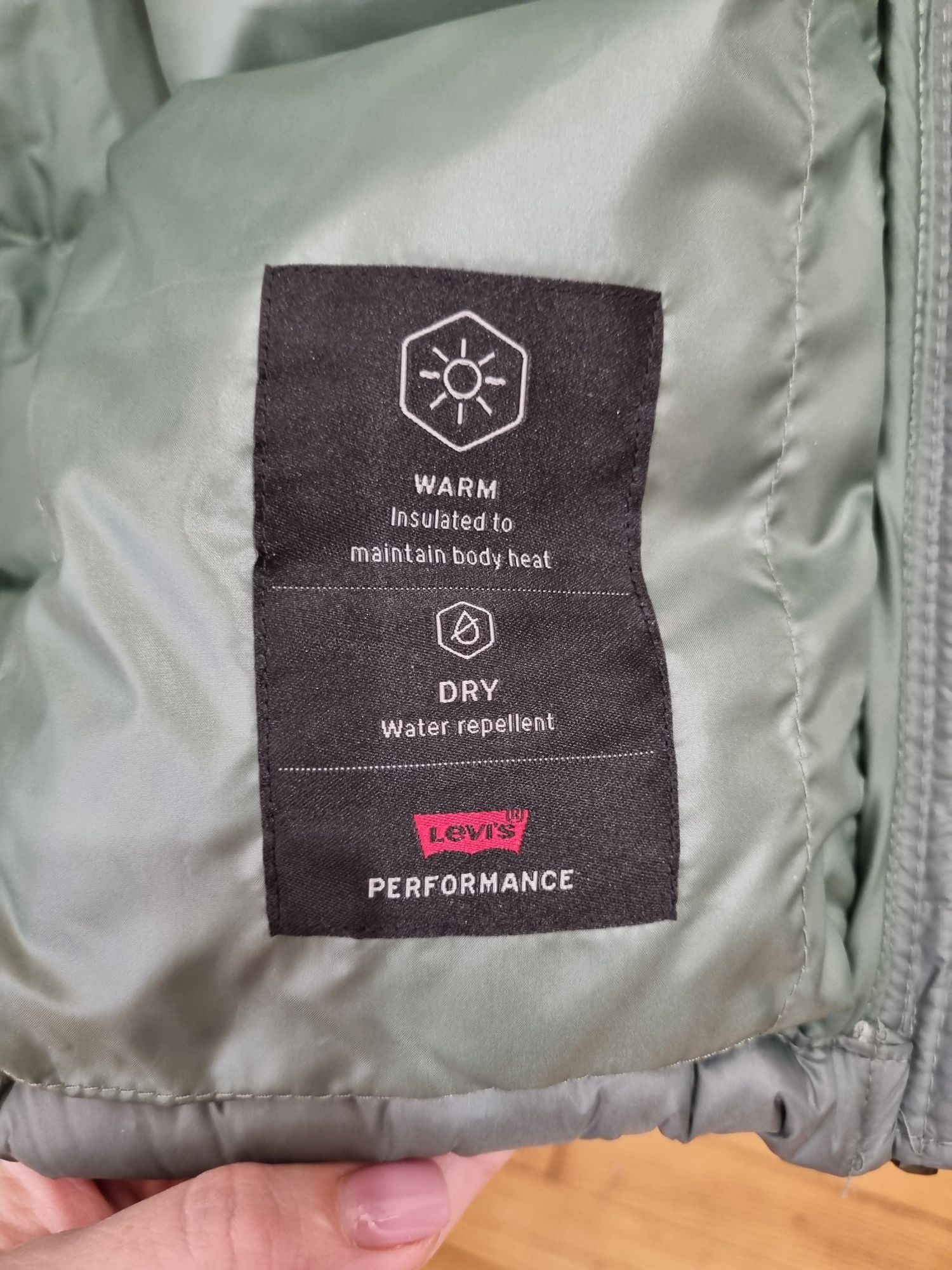 Куртка Levi's, оригінал!Одіта 1 раз!