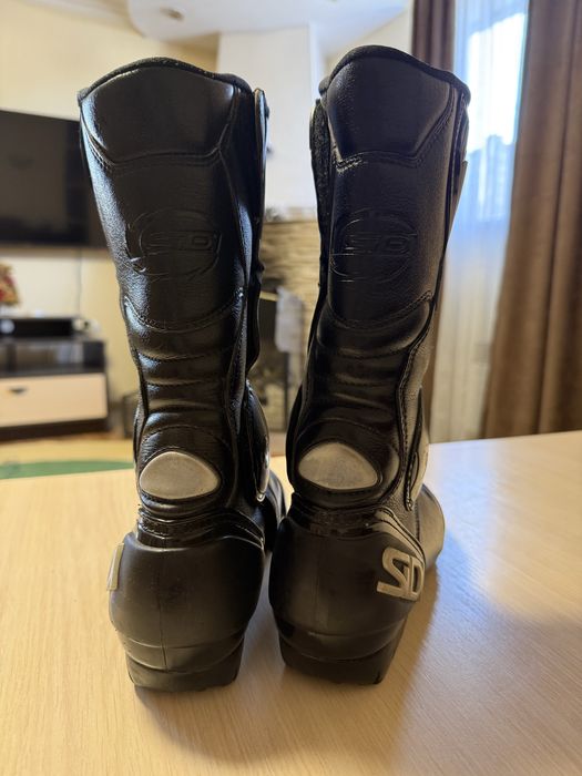 Мотоботы. Ботинки мотоциклетные