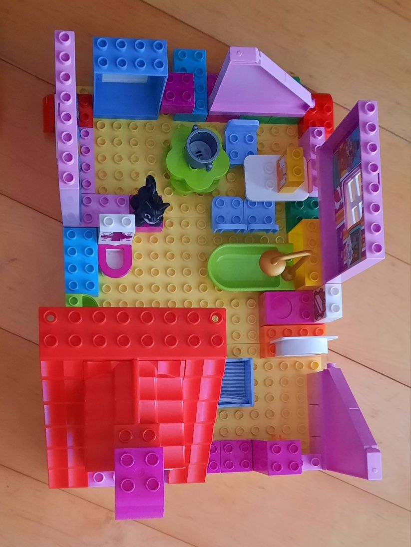 Legos - Casinha e Parque Infantil