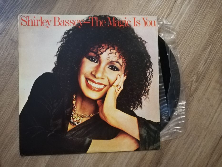 Vinil artista Shirly Bassey - The Magic is You