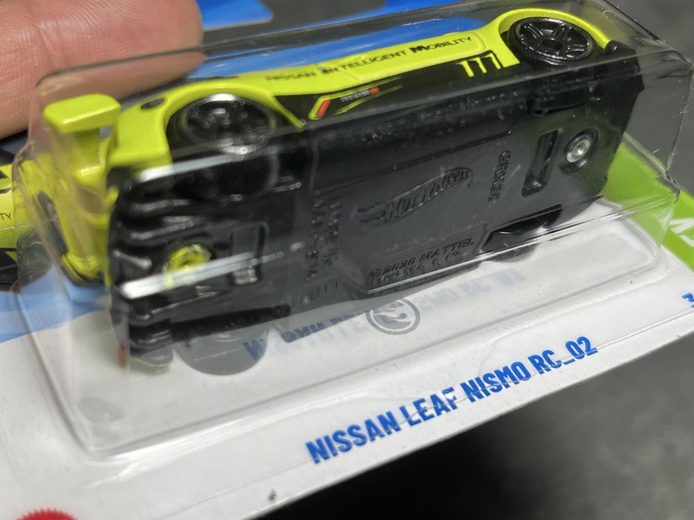 Hot Wheels Nissan Leaf Nismo RC_02 TH