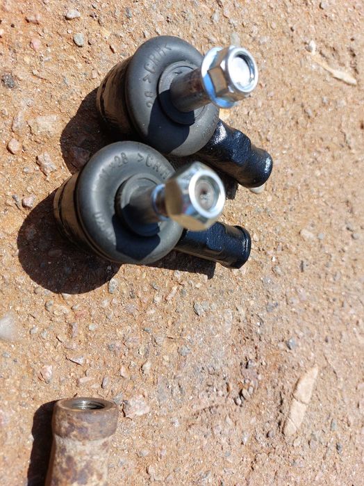 Рейка  Форд ескорт МК4 до 90р рульова рейка  та наконечникі