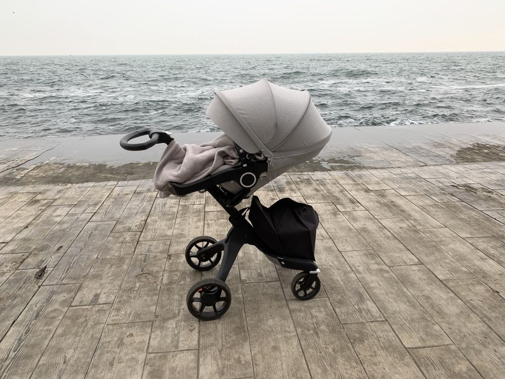 Продам коляску Stokke Xplory V6