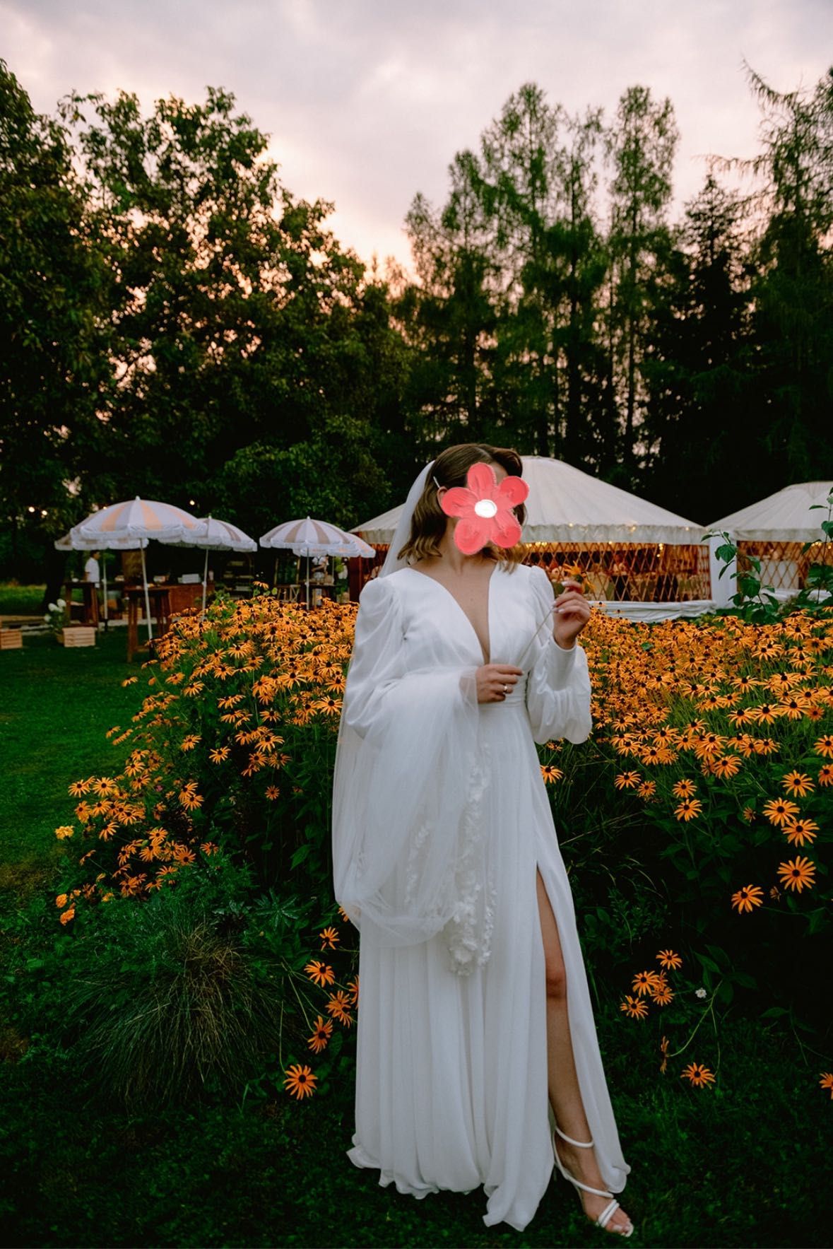 Piękna suknia Amy Love z klasą
