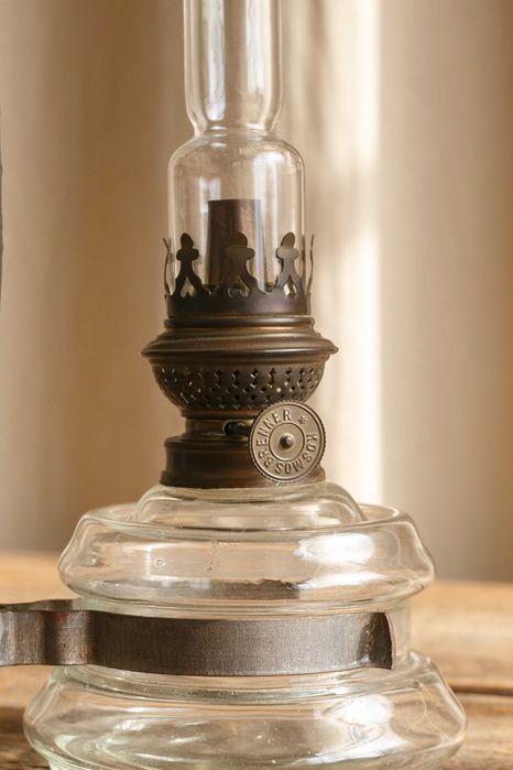 lampa naftowa Kosmos Brenner o minimalistycznym designie