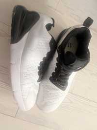 Buty sportowe damskie