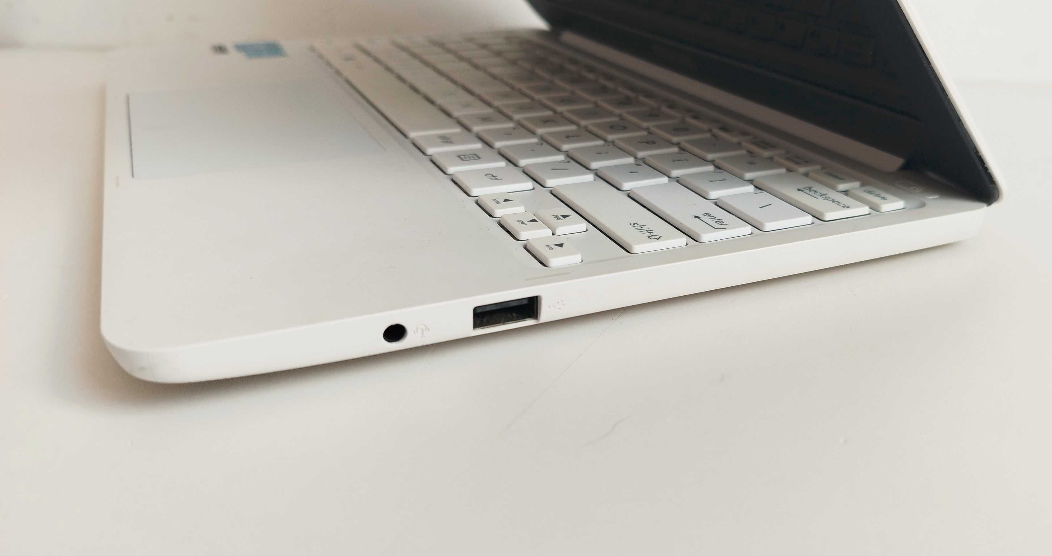 Laptop Asus VIVOBOOK E200HA| 11,6"| Intel Atom X5-Z8300, 2 GB, 32 GB