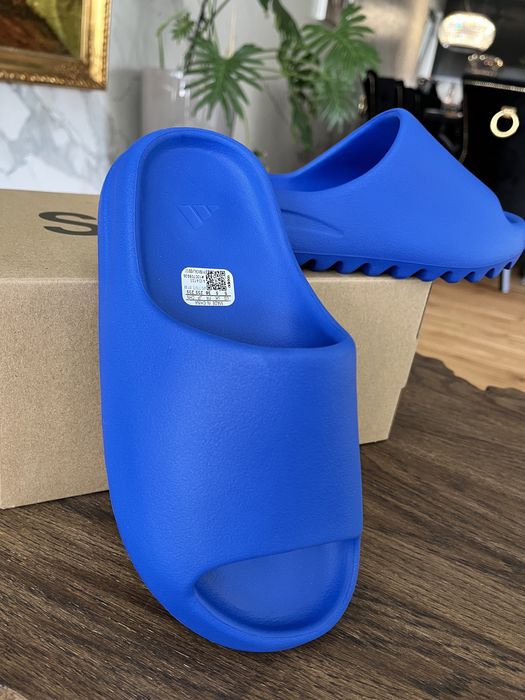Klapki Adidas Yeezy slide azure