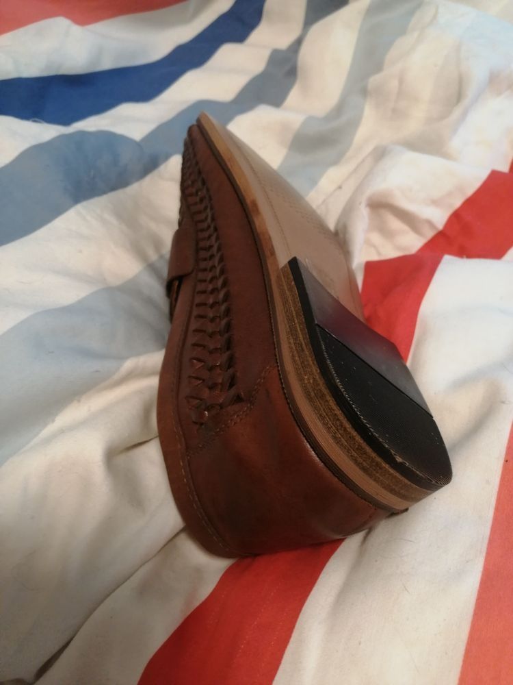 Кожаные туфли, мокасины,лоферы.