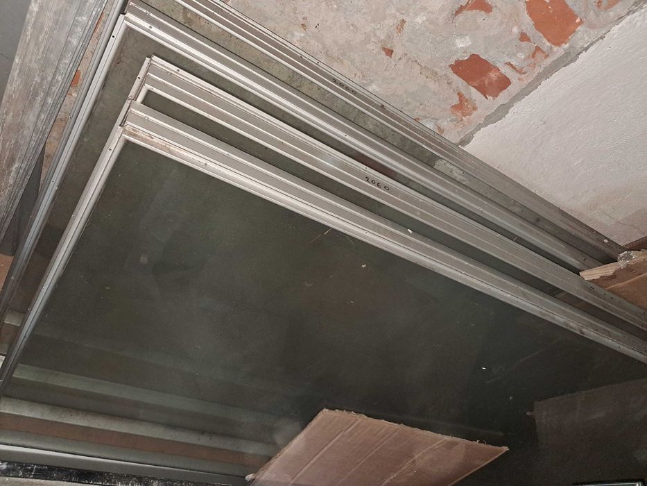 Szyby hartowane w ramie aluminiowej 6mm