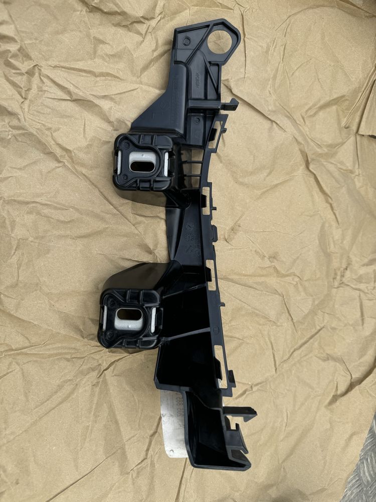 Кріплення заднього бампера ліве Mercedes-Benz W205 A2058850365