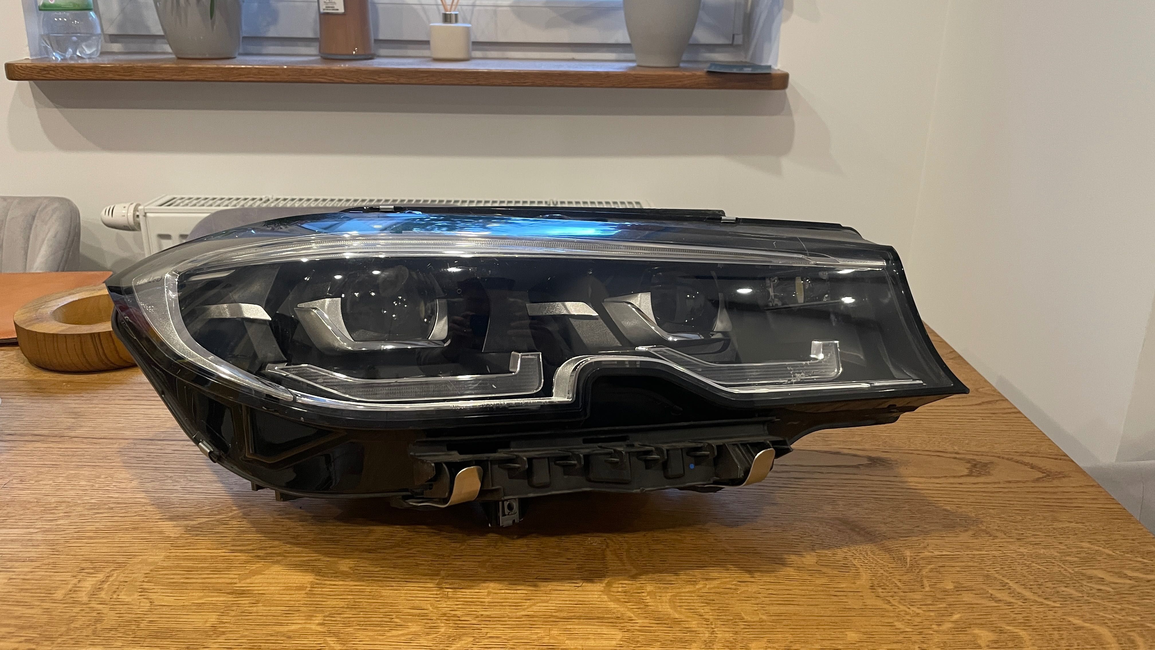 Lampy przód bmw G20 lewa + prawa uszkodzone USA