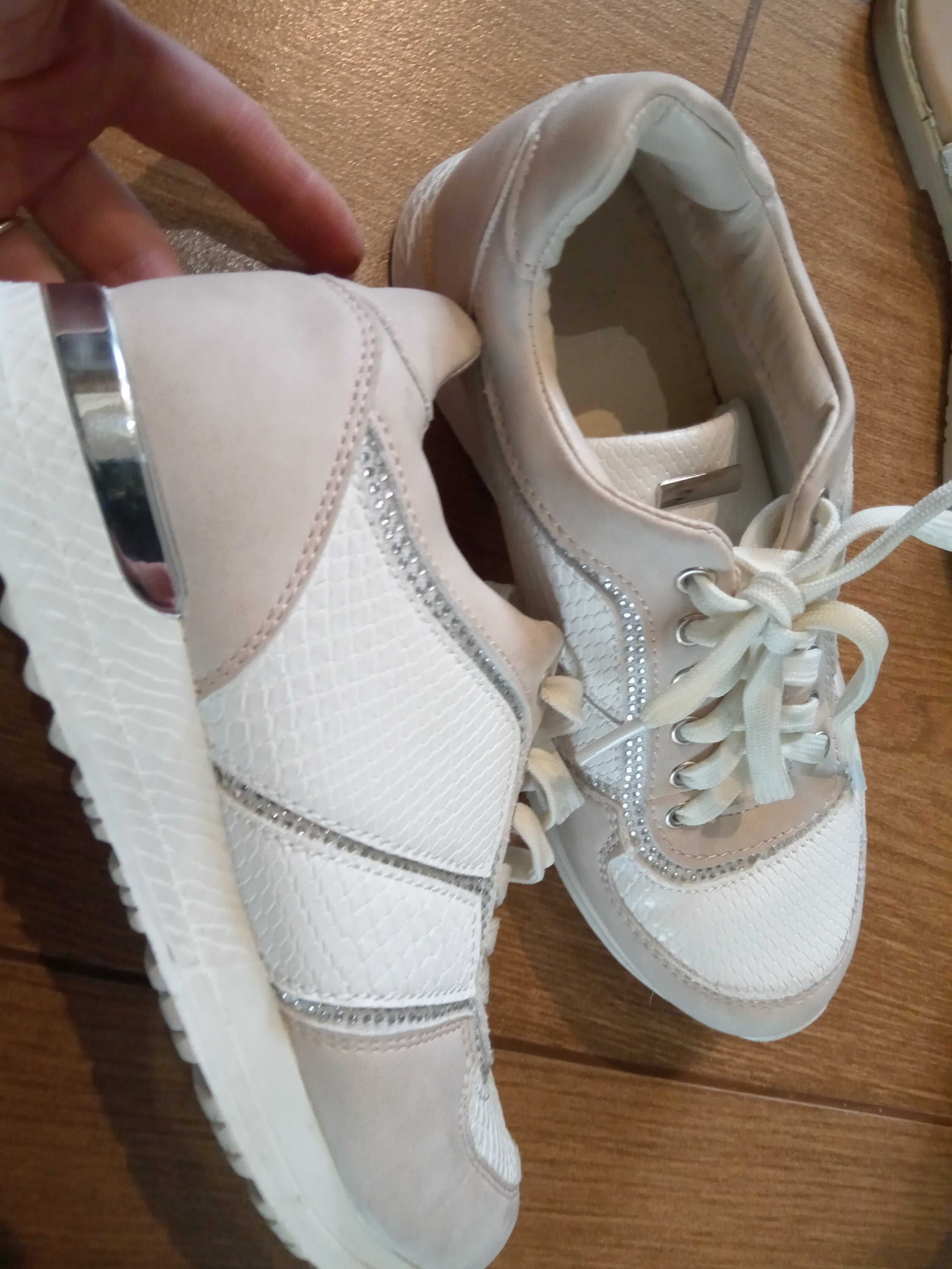 Zestaw adidasy i sandałki 34