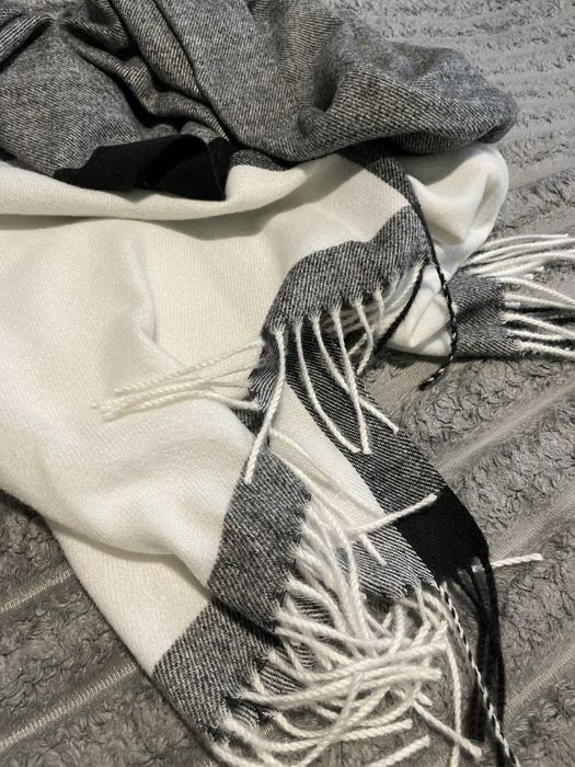 Шарф жіночий.