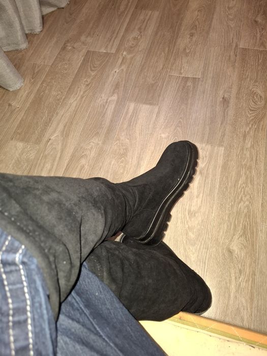 Жіночі високі чорні ботфорти