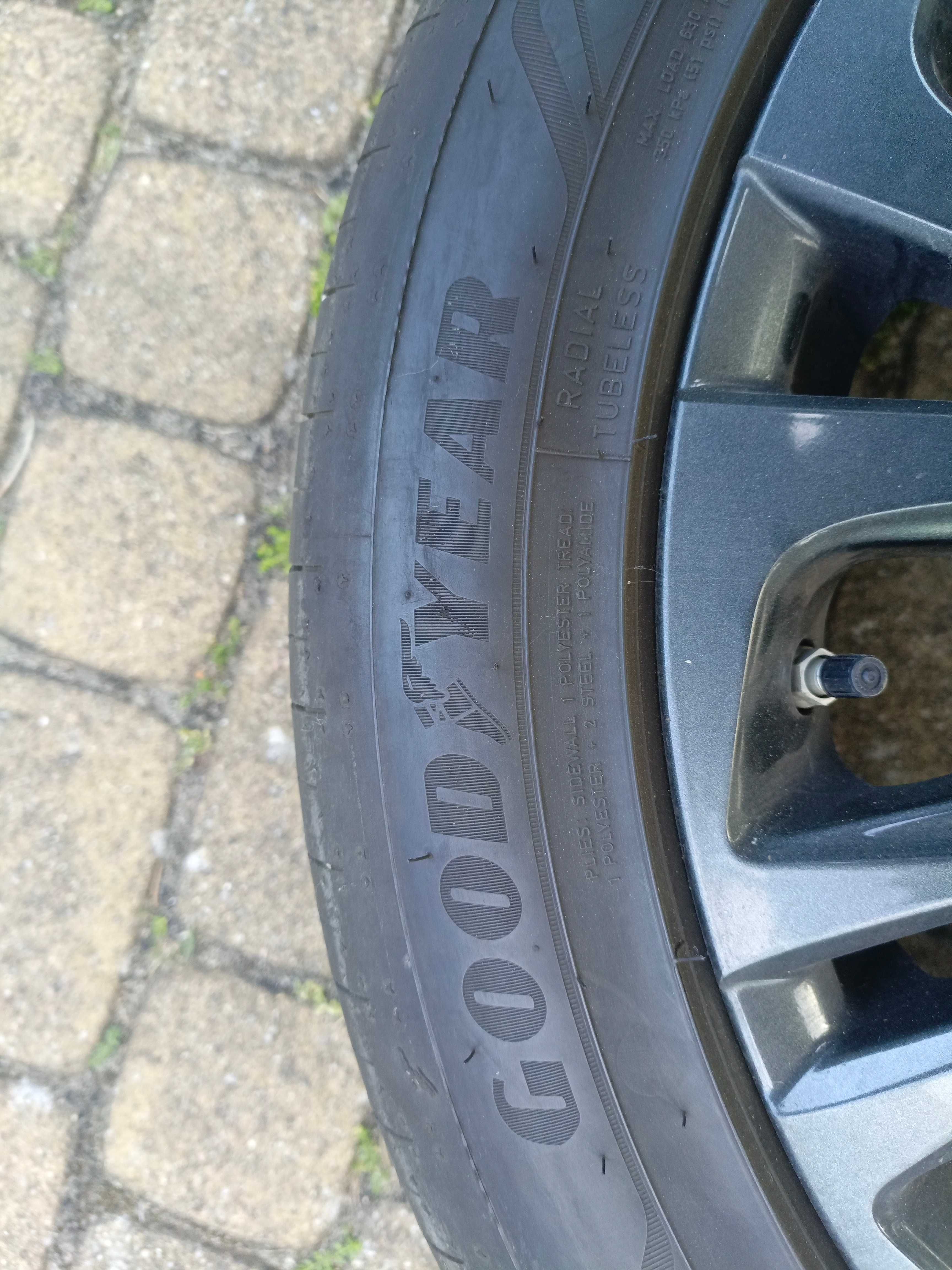 Felgi + Opony letnie Goodyear EfficientGrip Performance 2 - 215/50 r18