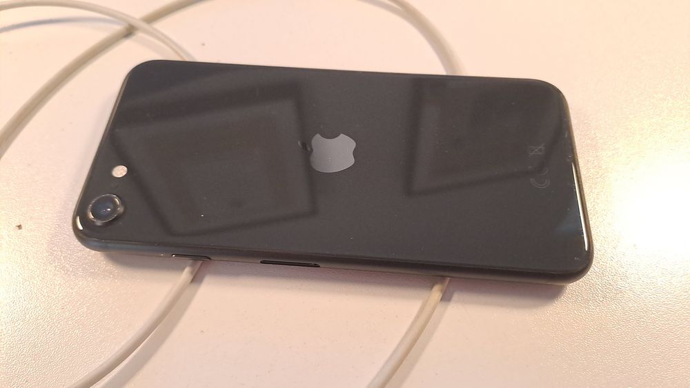 iPhone SE 2 128 GB como novo