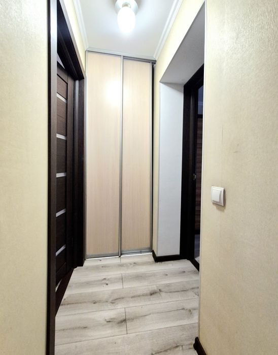 Центр 3-х кім кв вул. Київська 2 поверх цегла ремонт меблі