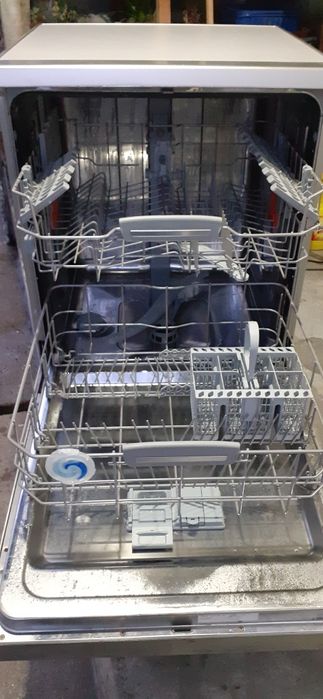 Máquina de lavar loiça Hotpoint Ariston