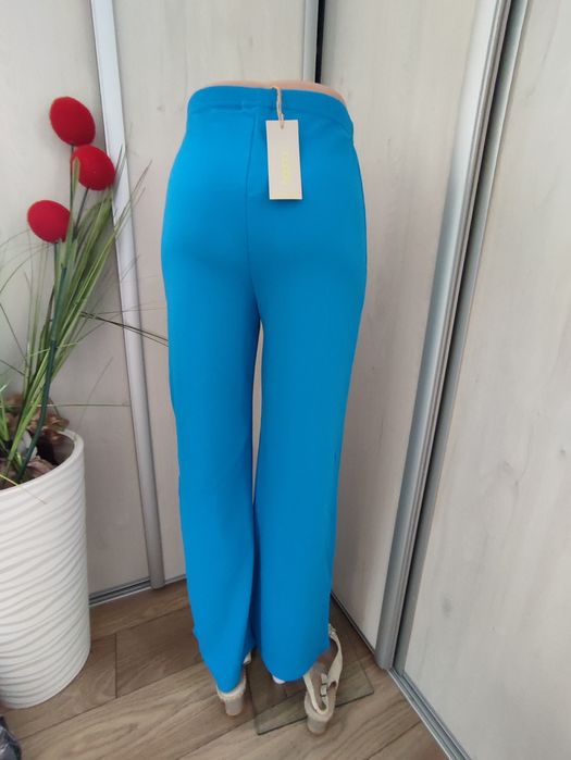 Damskie spodnie dzwony , niebieskie, nowe, firmy Boohoo, roz S