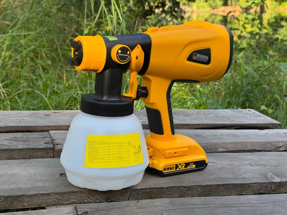 Bezprzewodowy pistolet do malowania sufitów na akumulator DEWALT 18V