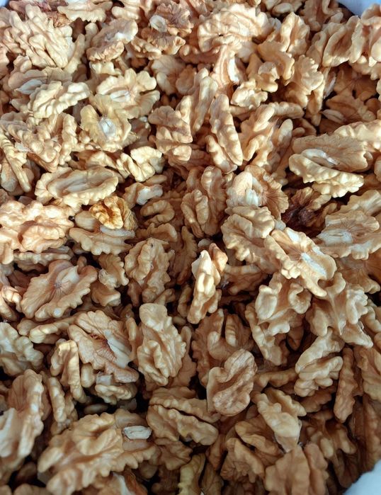 Продам грецькі горіхи 270грн/кг(метелик). Та 220грн/кг(мікс)Урожай 202