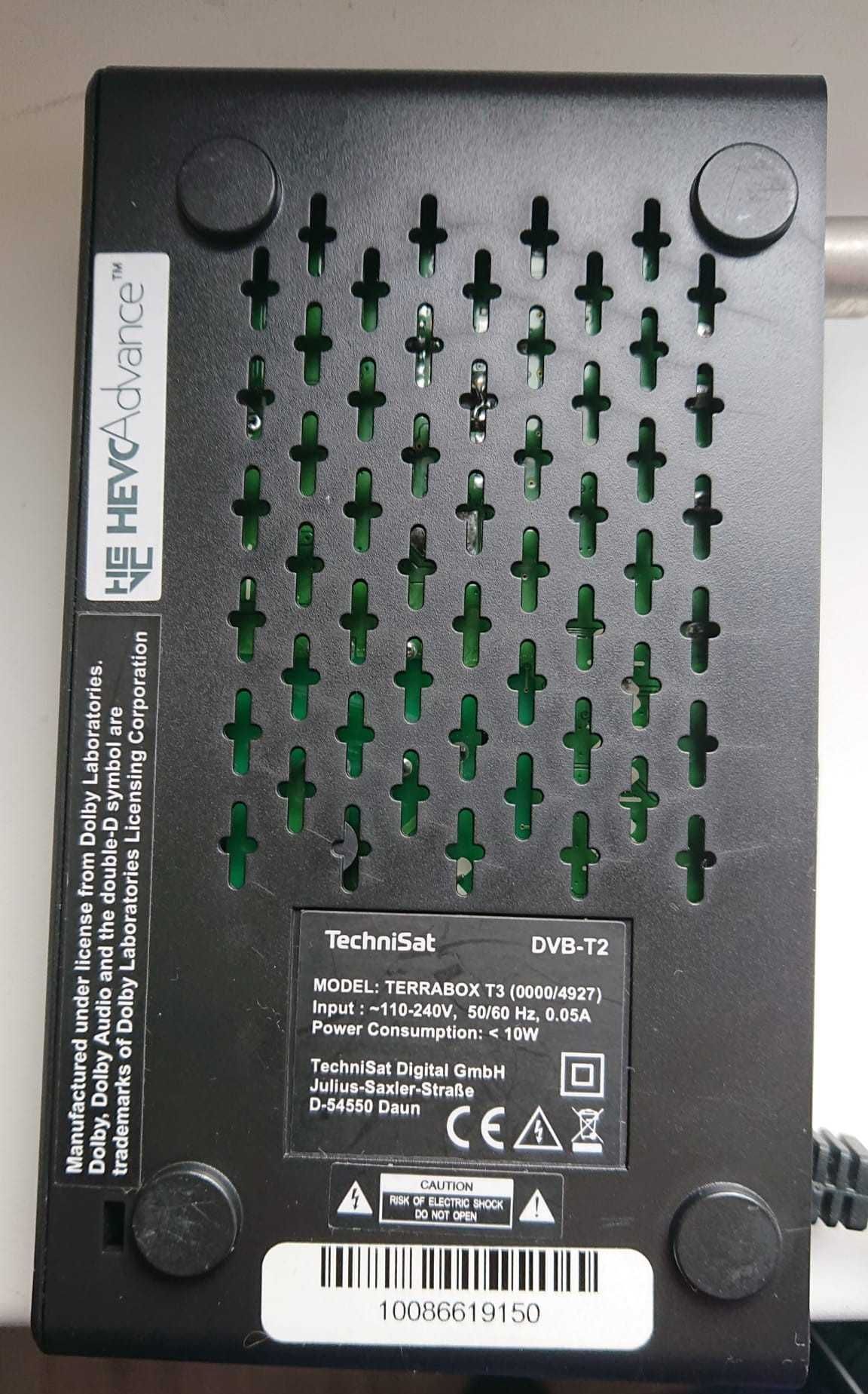 Telewizor LG  LED 19LS4R z dekoderem + uchwyt naścienny