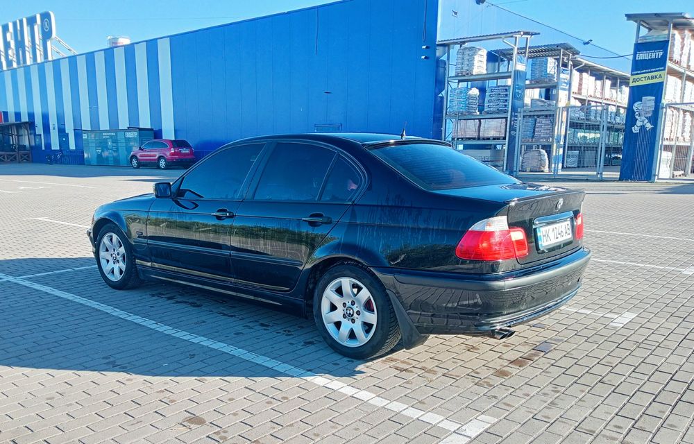 Продам BMW 320i 2.0л
