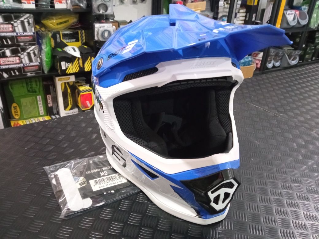 Capacete SHOT racing modelo criança Azul / Preto Tamanho M 51a52cm