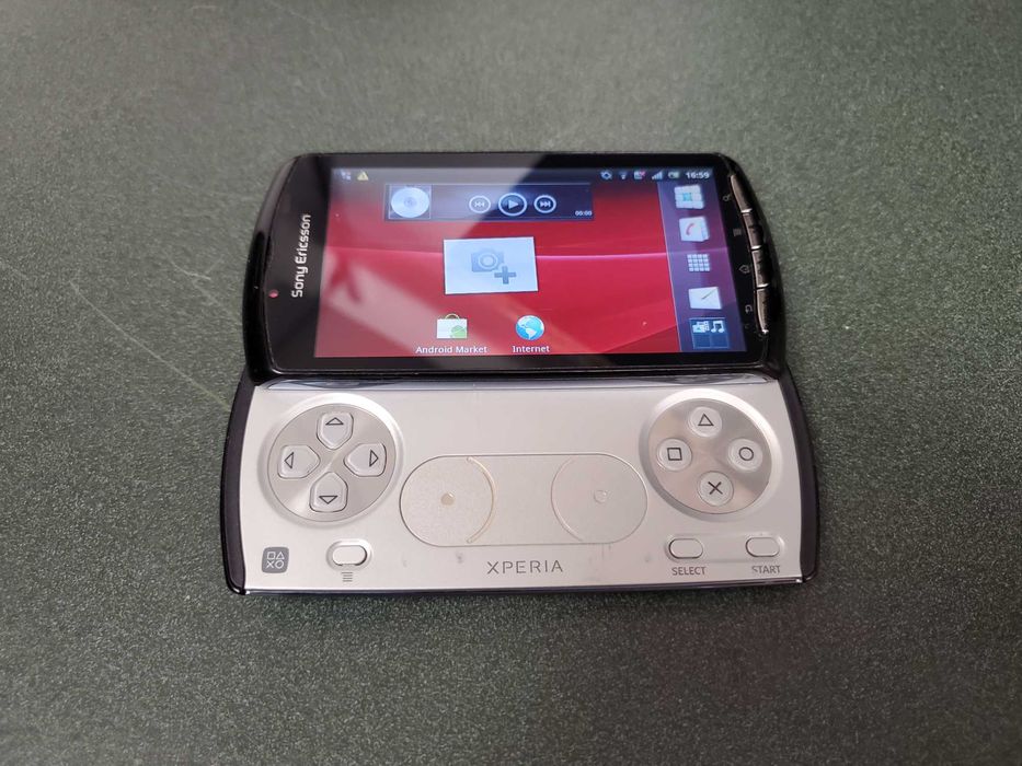 Tel/konsolka Sony ericsson xperia play r800i