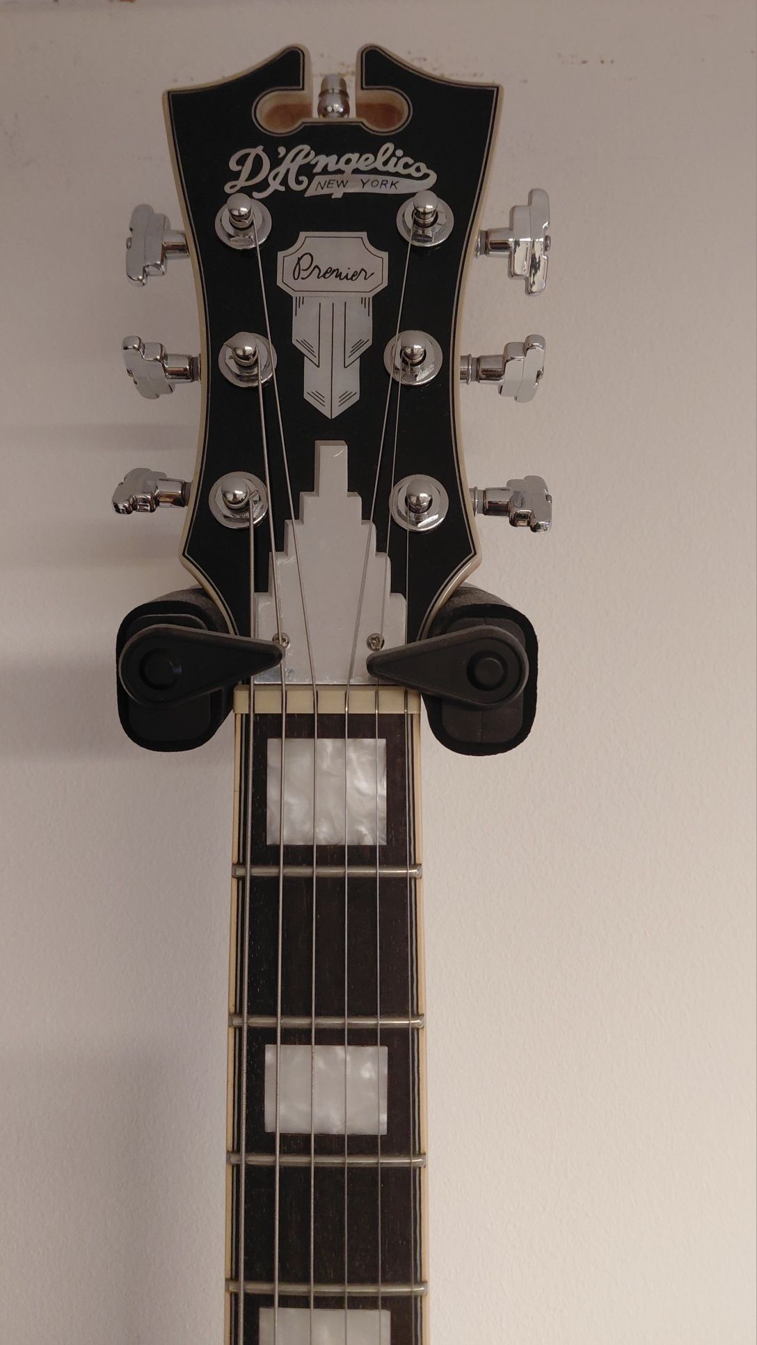 Guitarra hollowbody D'Angelico New York Premirer