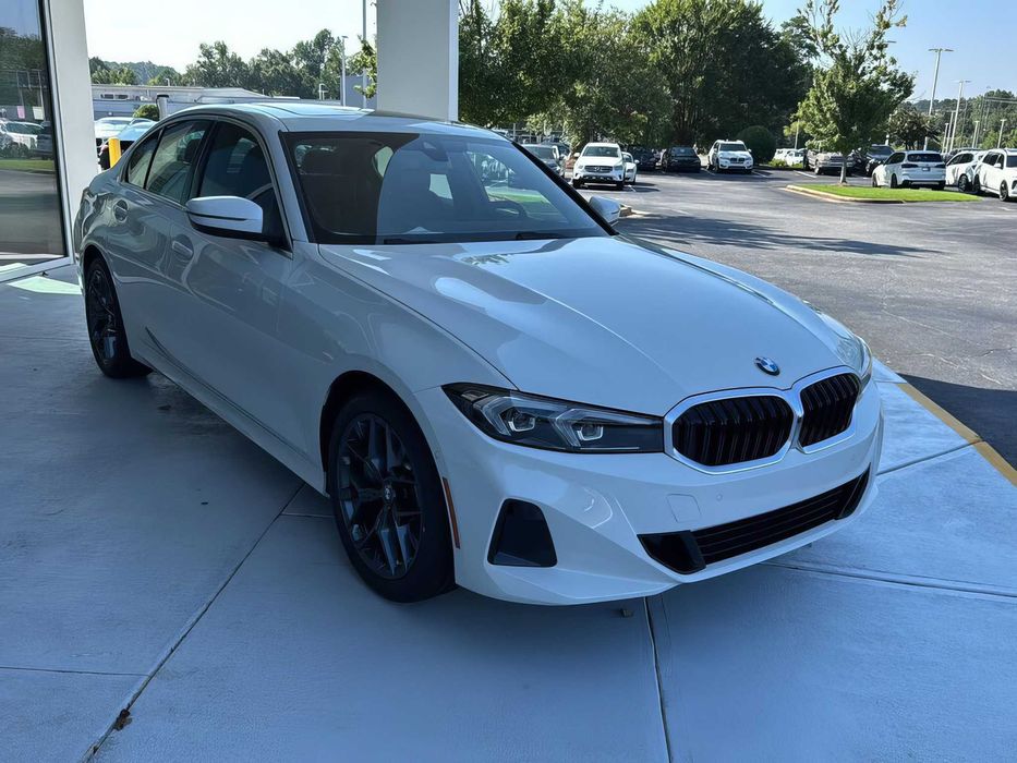 BMW 3 Series 330i      2025