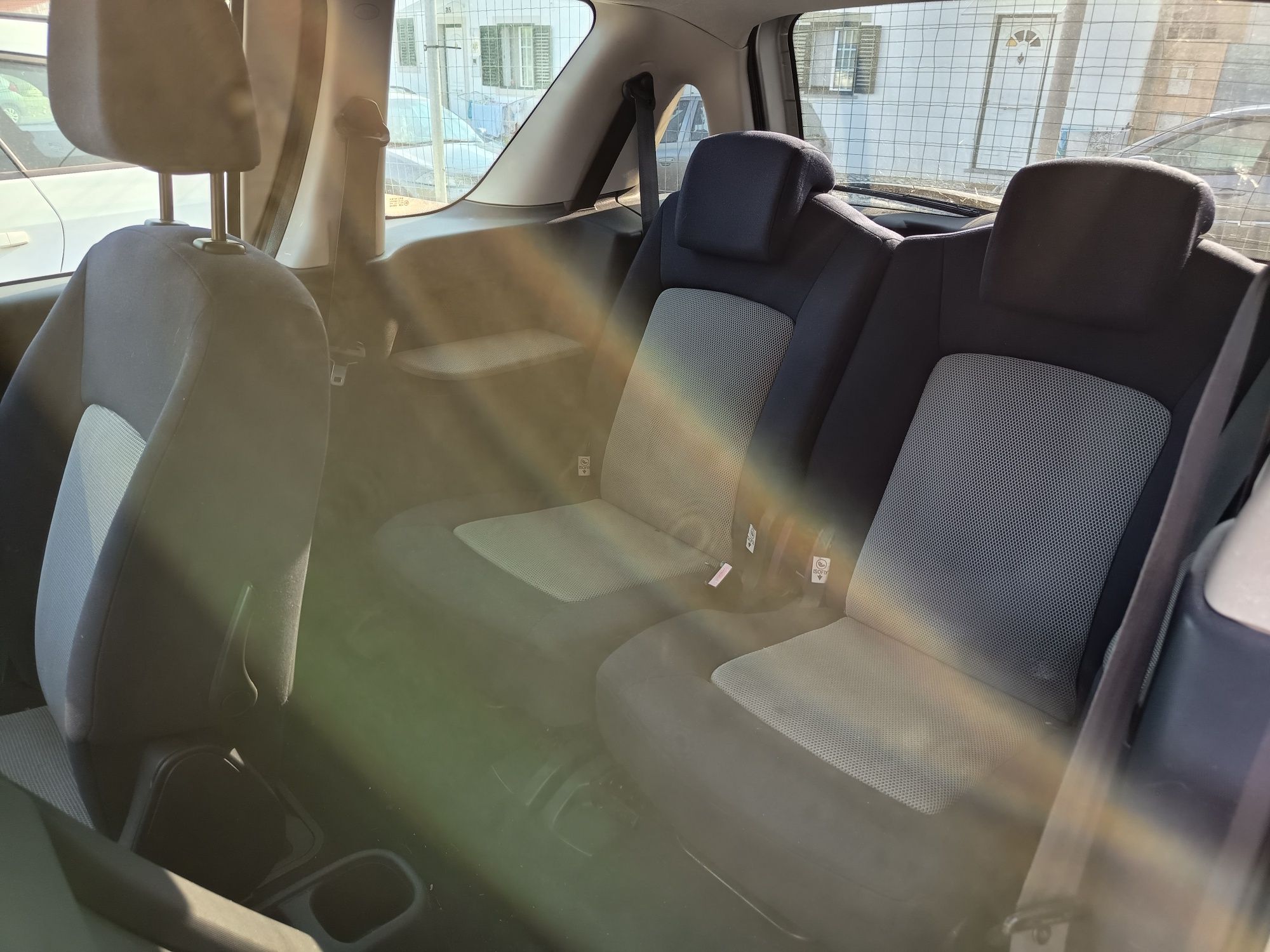 PEUGEOT 1007 - Diesel