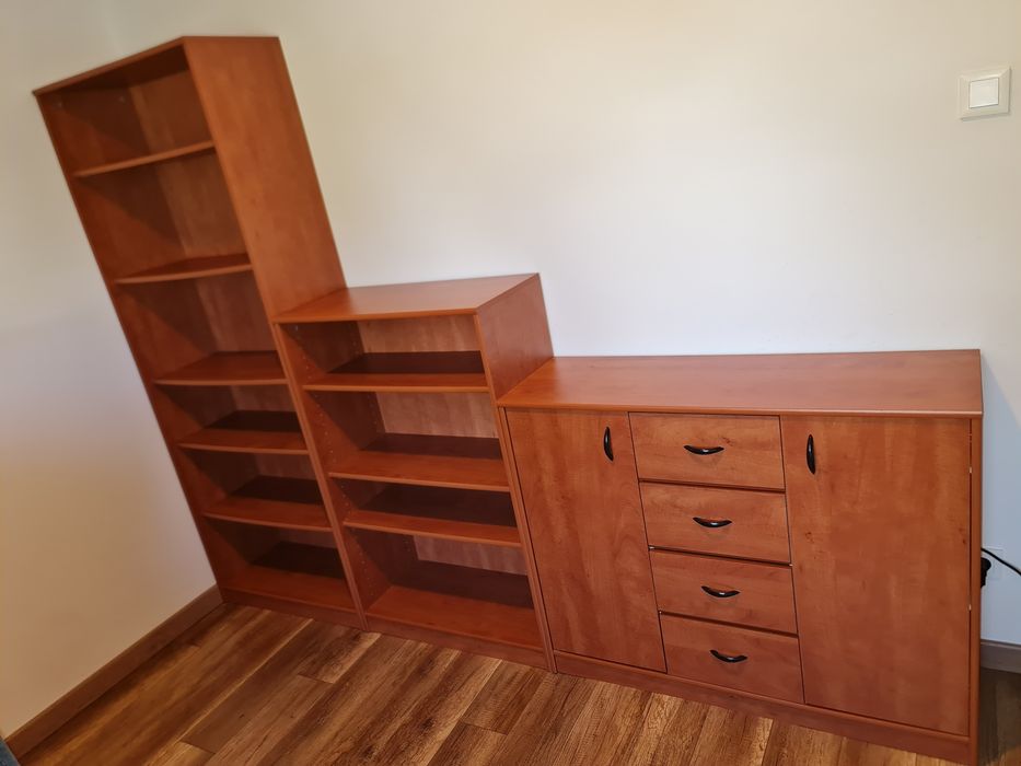 Zestaw mebli biurowych - komoda + 2 regały z regulacją wysokości