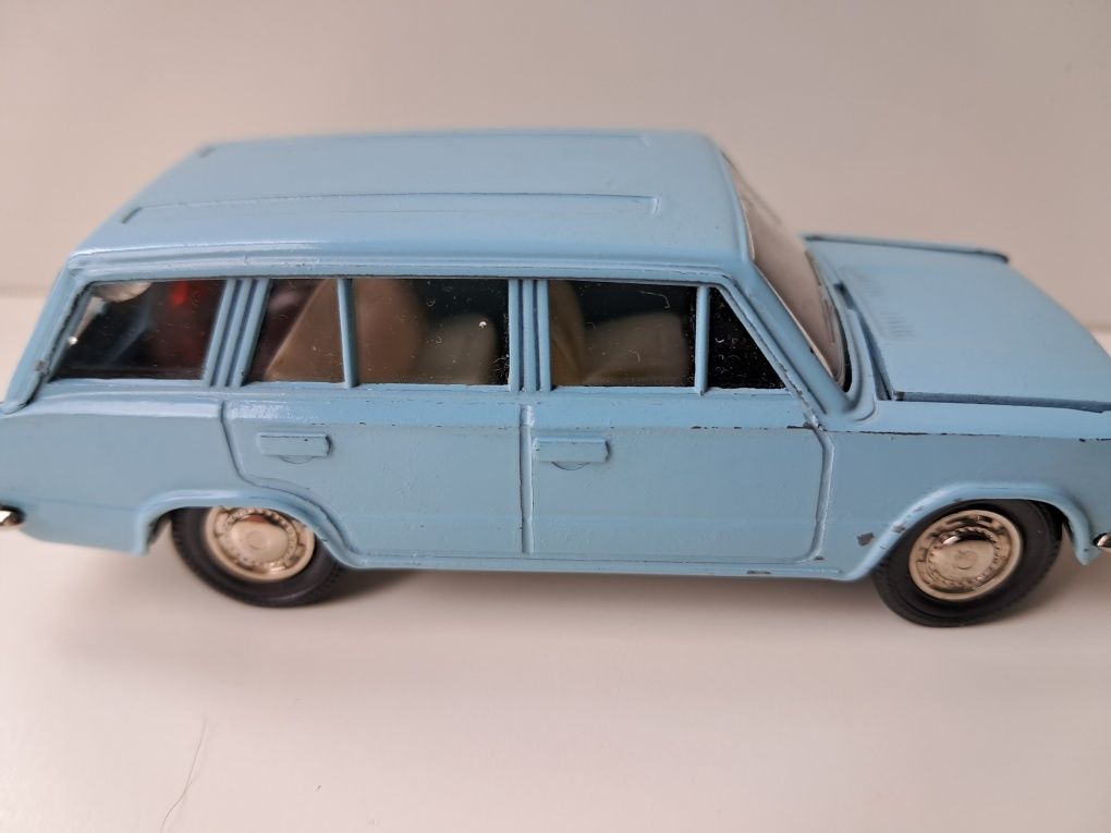 Model radzieckiego samochodu Lada Vaz