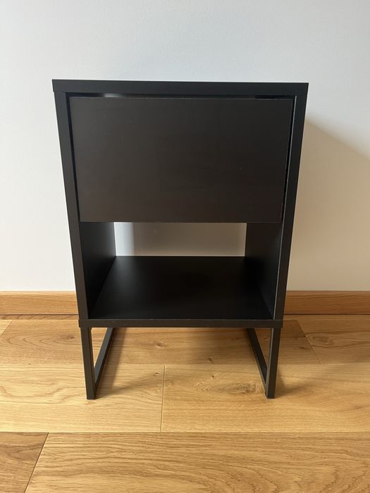 Stolik nocny. Czarny. Nowy. 35 cm szerokości