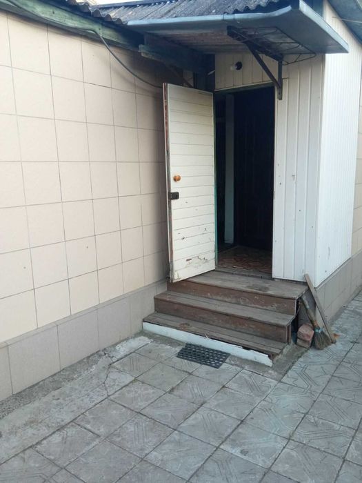Продається газифікований будинок 50 кв.м. Ціна гарна. Сертифікат.